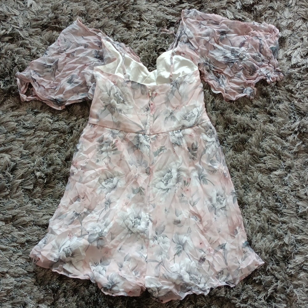 ✨Forever New floral romper - Picture 7 of 8